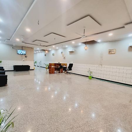 Hotel Solitaire Tower - Top Rated Area- In House Parking Vrindāvan Exterior photo